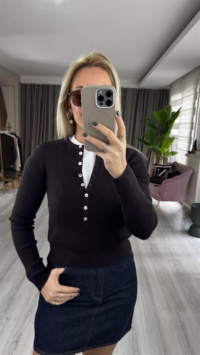 Bisiklet Yaka Düğme Detaylı Acı Kahve Dilvin Triko