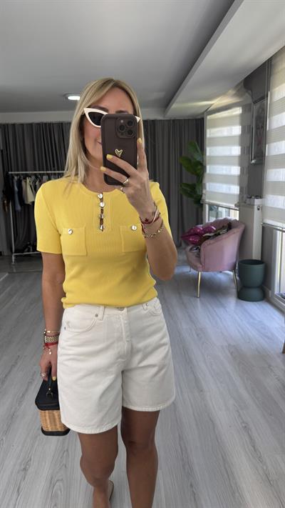 Bisiklet Yaka Düğme Detaylı Sarı Triko Bluz