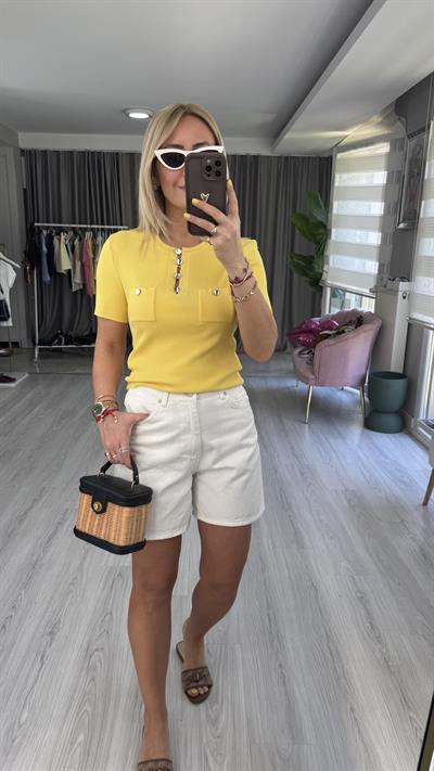 Bisiklet Yaka Düğme Detaylı Sarı Triko Bluz