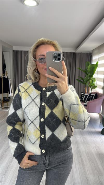 Bisiklet Yaka Gri Sarı Baklava Desen Triko Hırka