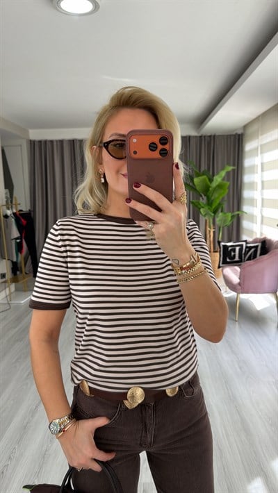 Bisiklet Yaka Kahverengi Bej Çizgili İpek Doku Yarım Kol Triko