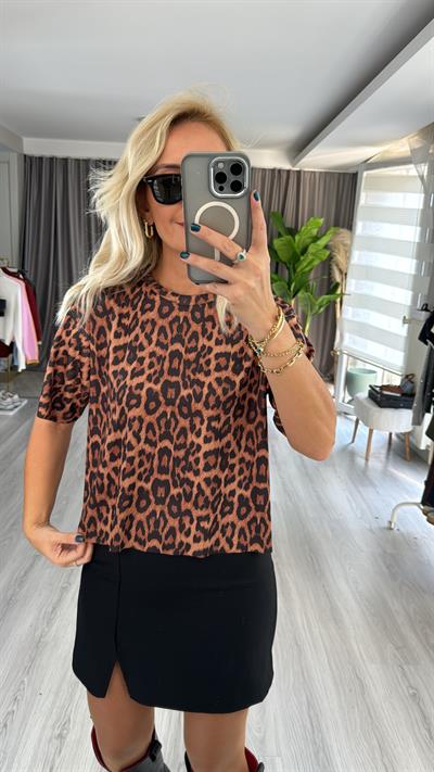 Bisiklet Yaka Leopar Baskılı Triko Bluz