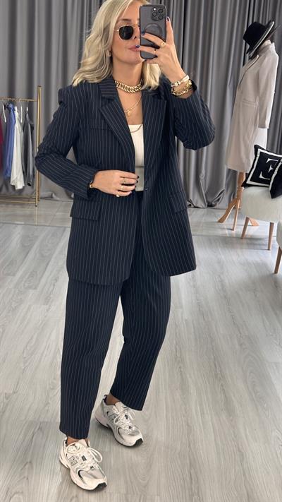BLAZER CEKETLİ ÇİZGİLİ LACİVERT TAKIM