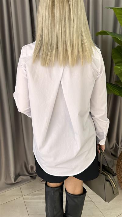 ÇAPRAZ SIRT DETAYLI BEYAZ BF GÖMLEK