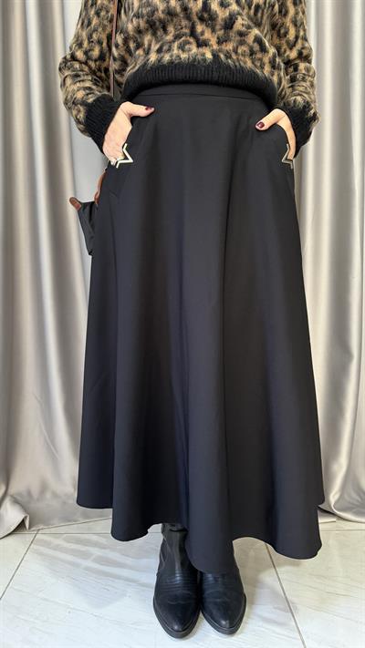 Cepli Gold Aksesuar Detaylı Siyah Etek