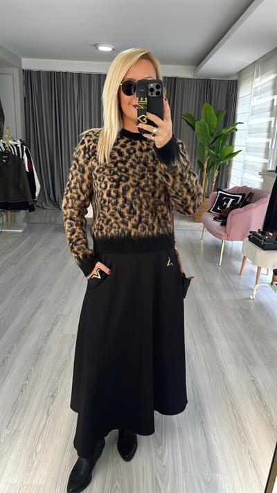 Cepli Gold Aksesuar Detaylı Siyah Etek