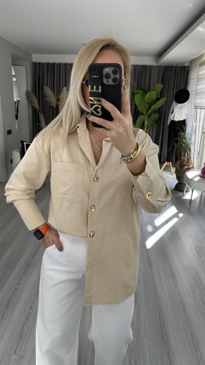 CEPLİ, GOLD DÜĞMELİ BEJ GÖMLEK