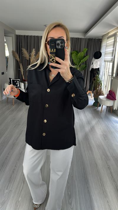 CEPLİ, GOLD DÜĞMELİ SİYAH GÖMLEK