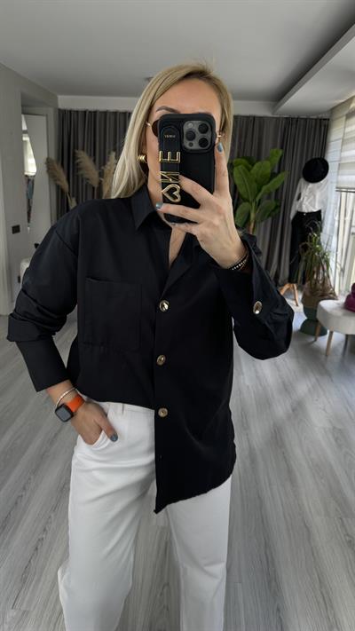 CEPLİ, GOLD DÜĞMELİ SİYAH GÖMLEK