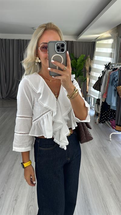 Dantel Detaylı Fırfırlı Beyaz Gömlek