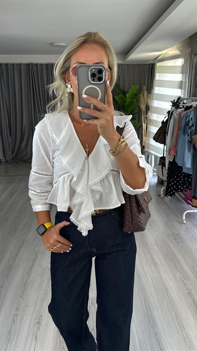 Dantel Detaylı Fırfırlı Beyaz Gömlek