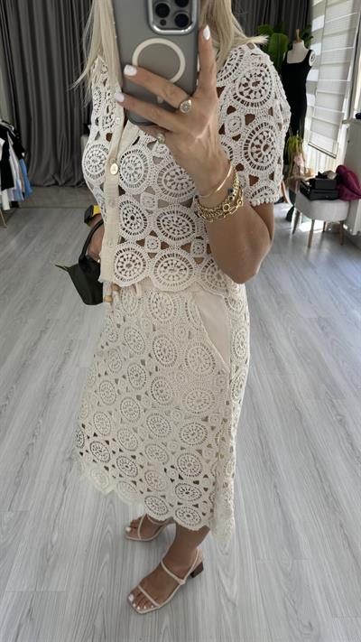 DANTEL İŞLEMELİ ASTARLI, BELİ LASTİKLİ NATUREL ETEK