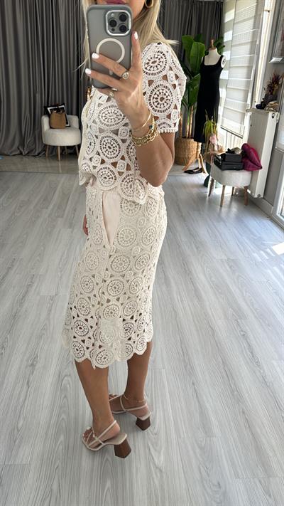 DANTEL İŞLEMELİ ASTARLI, BELİ LASTİKLİ NATUREL ETEK