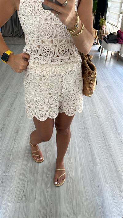 DANTEL İŞLEMELİ, BELİ LASTİKLİ NATUREL ŞORT