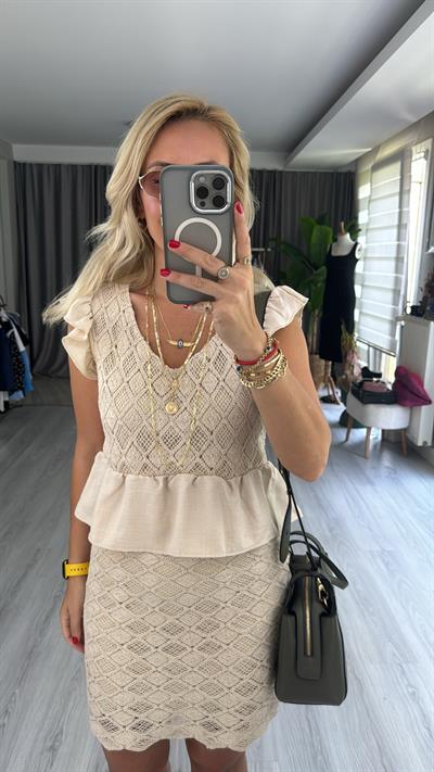 DANTEL İŞLEMELİ, KOLU VE ETEK UCU FIRFIRLI PAMUK KETEN BLUZ