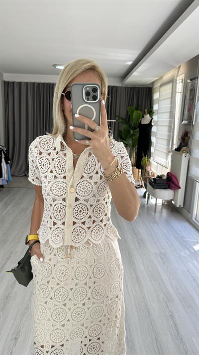 DANTEL İŞLEMELİ NATUREL GÖMLEK