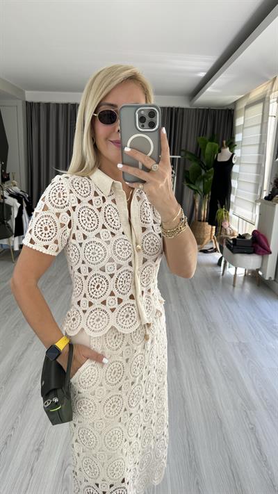 DANTEL İŞLEMELİ NATUREL GÖMLEK