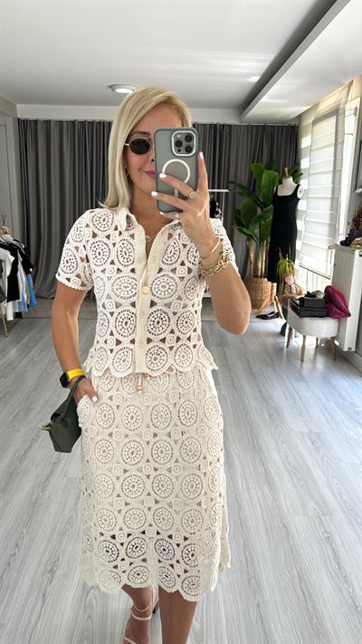 DANTEL İŞLEMELİ NATUREL GÖMLEK