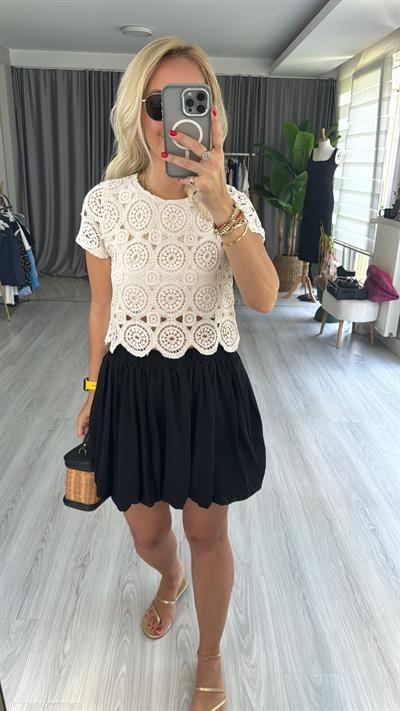 DANTEL İŞLEMELİ PAMUKLU NATUREL YARIM KOL BLUZ