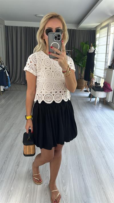 DANTEL İŞLEMELİ PAMUKLU NATUREL YARIM KOL BLUZ