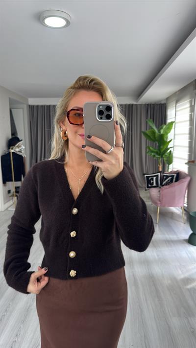 Dekoratif Gold Düğmeli Acı Kahve Triko Hırka