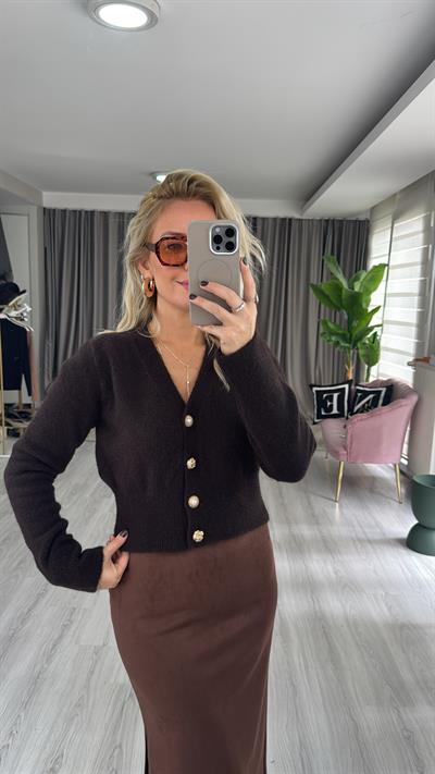 Dekoratif Gold Düğmeli Acı Kahve Triko Hırka