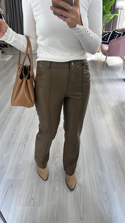 Dikiş Detaylı Yumuşak Haki Deri Pantolon