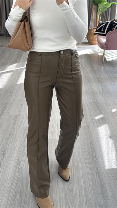 Dikiş Detaylı Yumuşak Haki Deri Pantolon