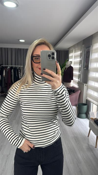 Dilvin Balıkçı Yaka Ekru Siyah Çizgili Triko