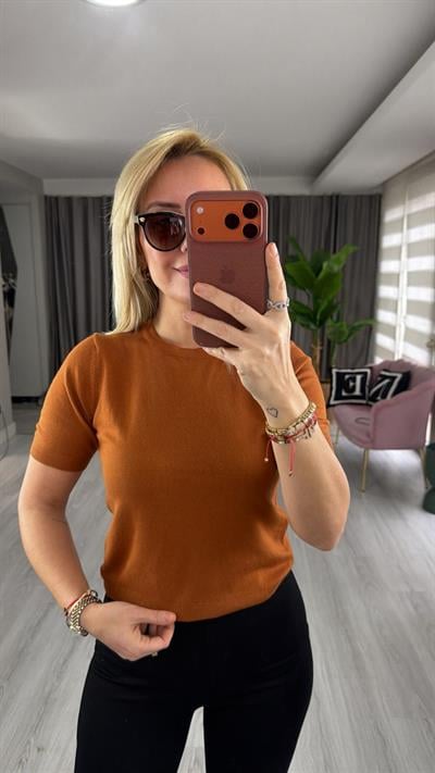 Dilvin Bisiklet Yaka Kısa Kol Karamel Triko Bluz