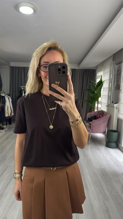 Dilvin Bisiklet Yaka Tok Dokulu Acı Kahve Tişört