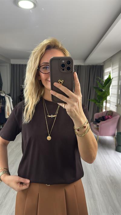 Dilvin Bisiklet Yaka Tok Dokulu Acı Kahve Tişört