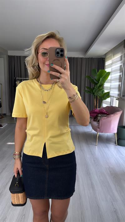 Dilvin Bisiklet Yaka Yırtmaç Detaylı Sarı T-Shirt