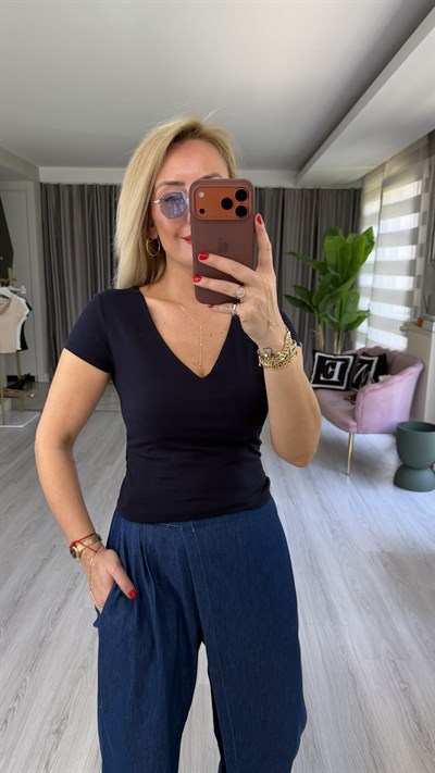 Dilvin V Yaka Kısa Kol Lacivert Bluz