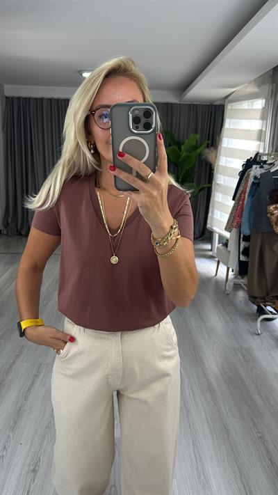 Dilvin V Yaka Pamuklu Kahverengi Tişört