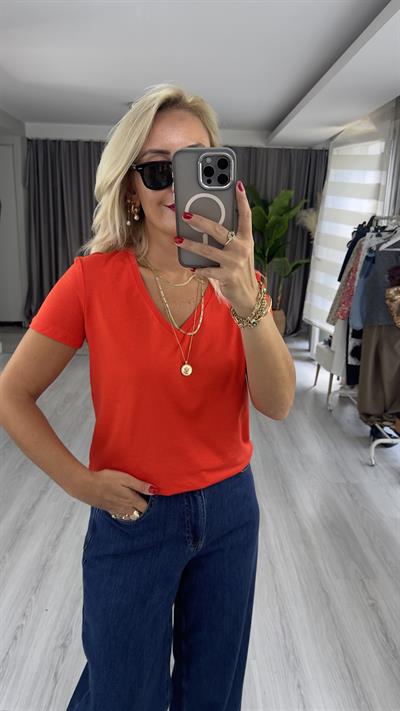 Dilvin V Yaka Pamuklu Kırmızı Tişört