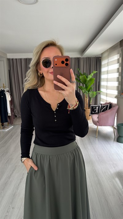 Düğme Detay Pamuklu Uzun Kol Siyah Bluz