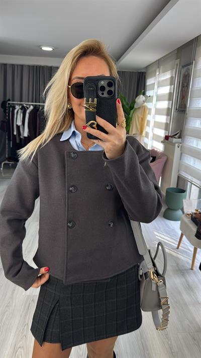 Düğmeli Gri Kaşe Ceket