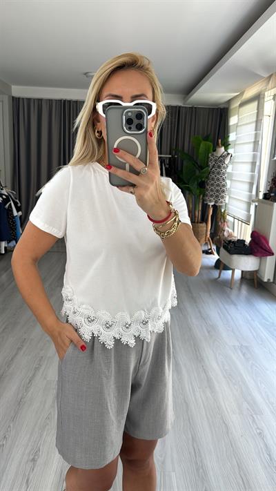 ETEK UCU DANTEL DETAYLI EKRU TİŞÖRT