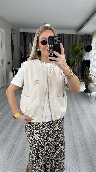 FERMUARLI ÇİFT CEPLİ BEJ YELEK