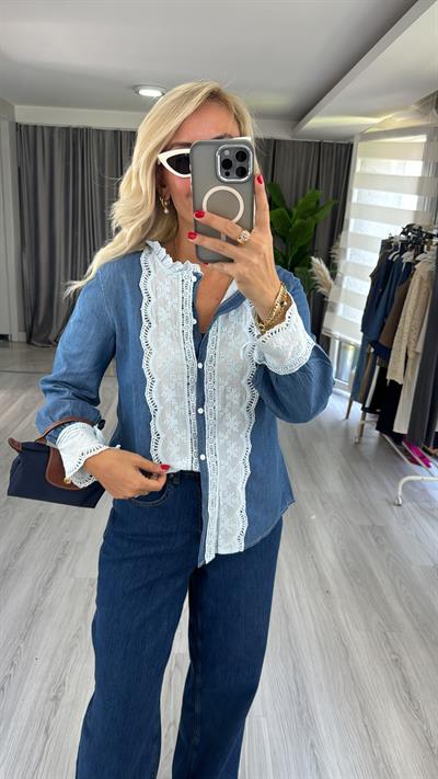 Fisto İşlemeli Denim Gömlek
