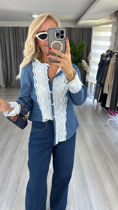 Fisto İşlemeli Denim Gömlek