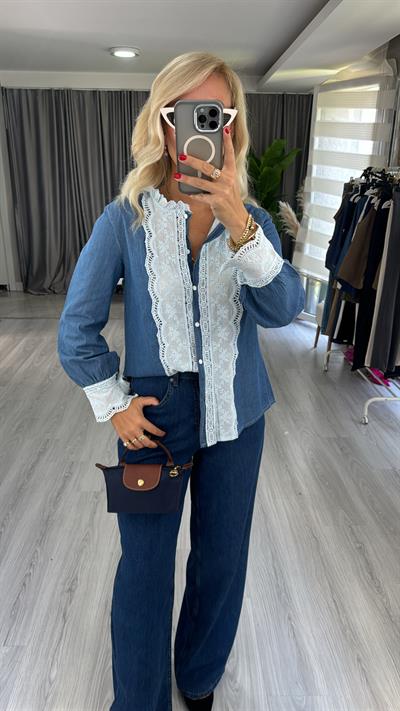 Fisto İşlemeli Denim Gömlek