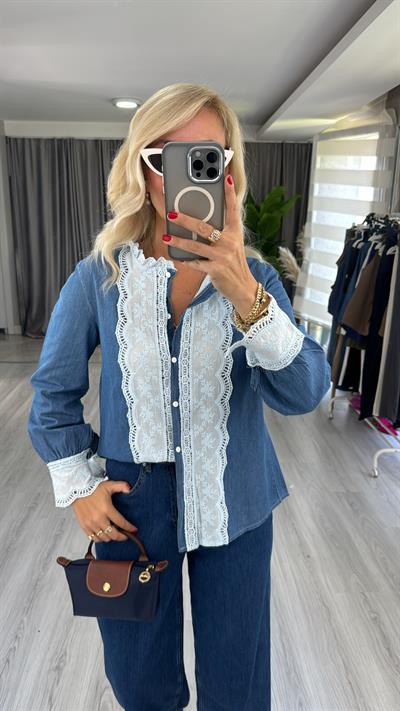 Fisto İşlemeli Denim Gömlek