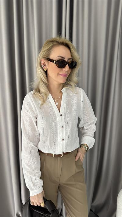 Fisto İşlemeli Pamuklu Beyaz Gömlek