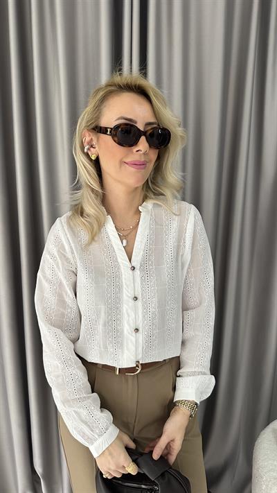 Fisto İşlemeli Pamuklu Beyaz Gömlek