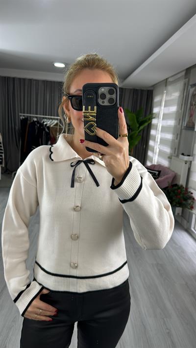 Fiyonk Detaylı Siyah Biyeli Ekru Triko