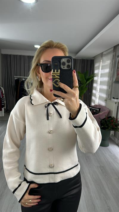 Fiyonk Detaylı Siyah Biyeli Ekru Triko