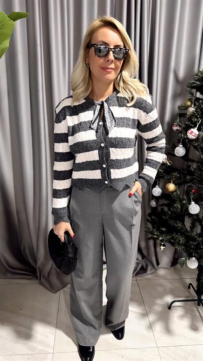 FULAR DETAYLI ÇİZGİLİ ANTRASİT TRİKO HIRKA