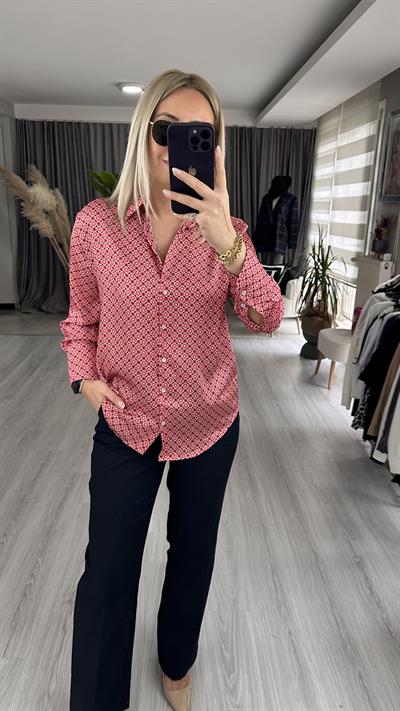 GEOMETRİK DESENLİ PEMBE GÖMLEK